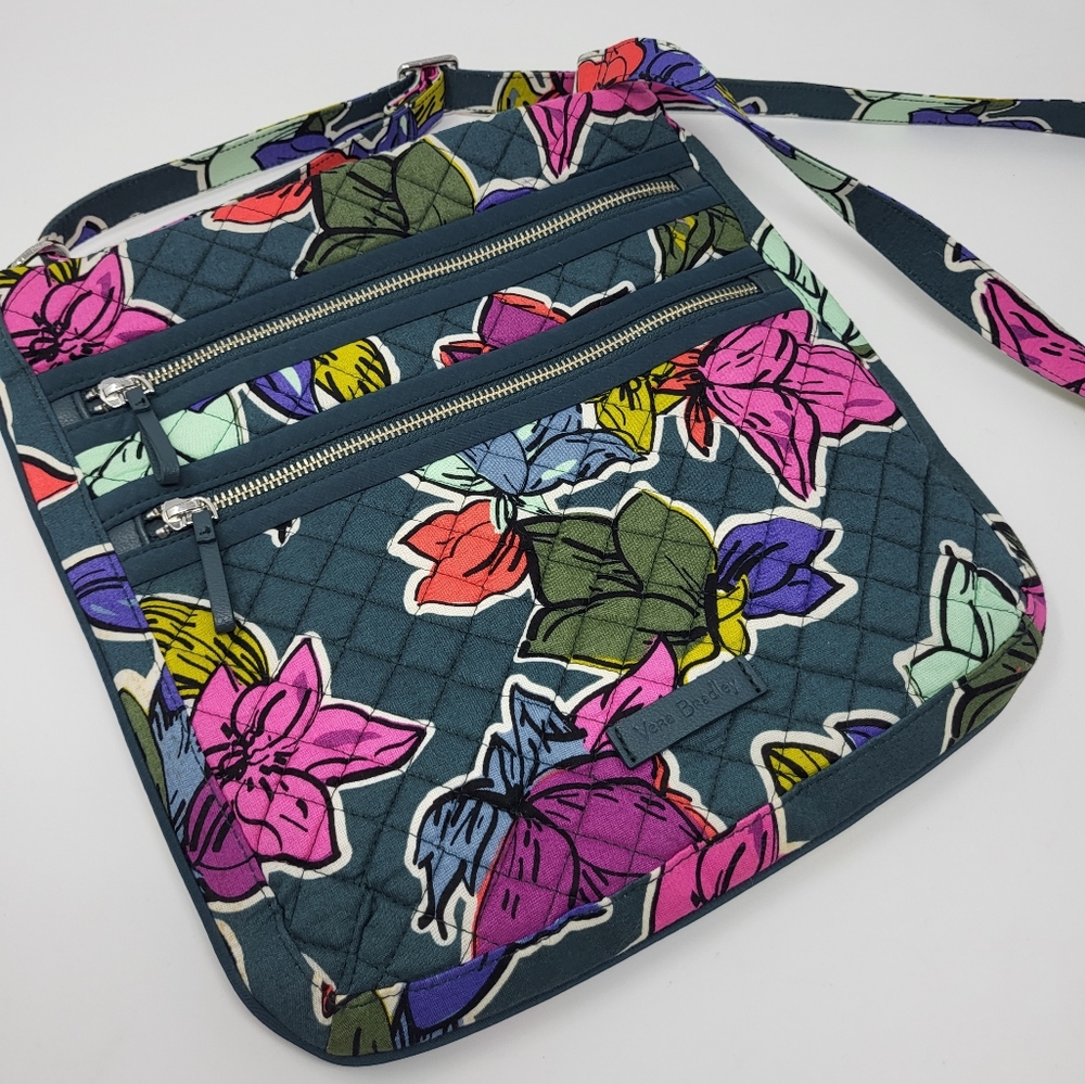 Vera Bradley Women's Floral Printed Quilted Iconic Triple-Zip Hipster Cr…
